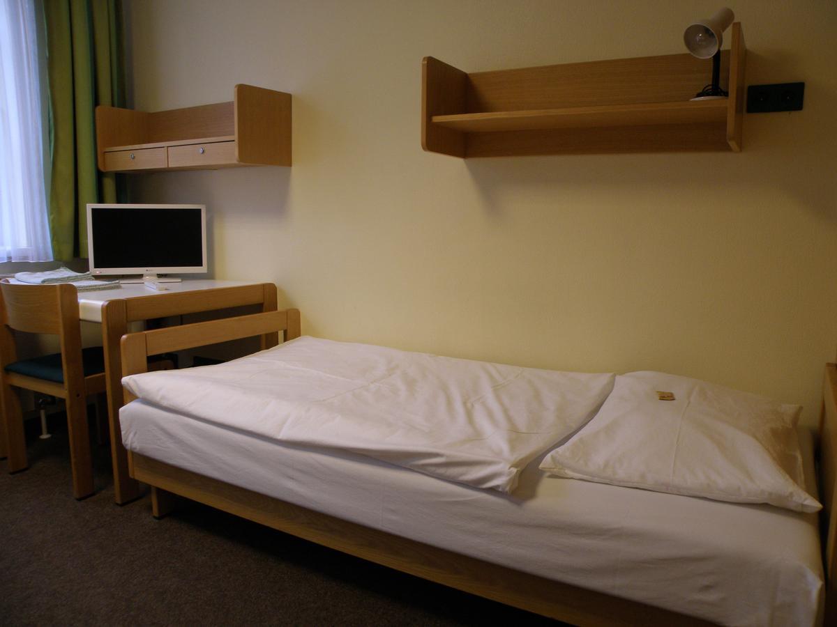 באד לאונטלדן Hotel Sommerhaus Am Internats-Campus מראה חיצוני תמונה
