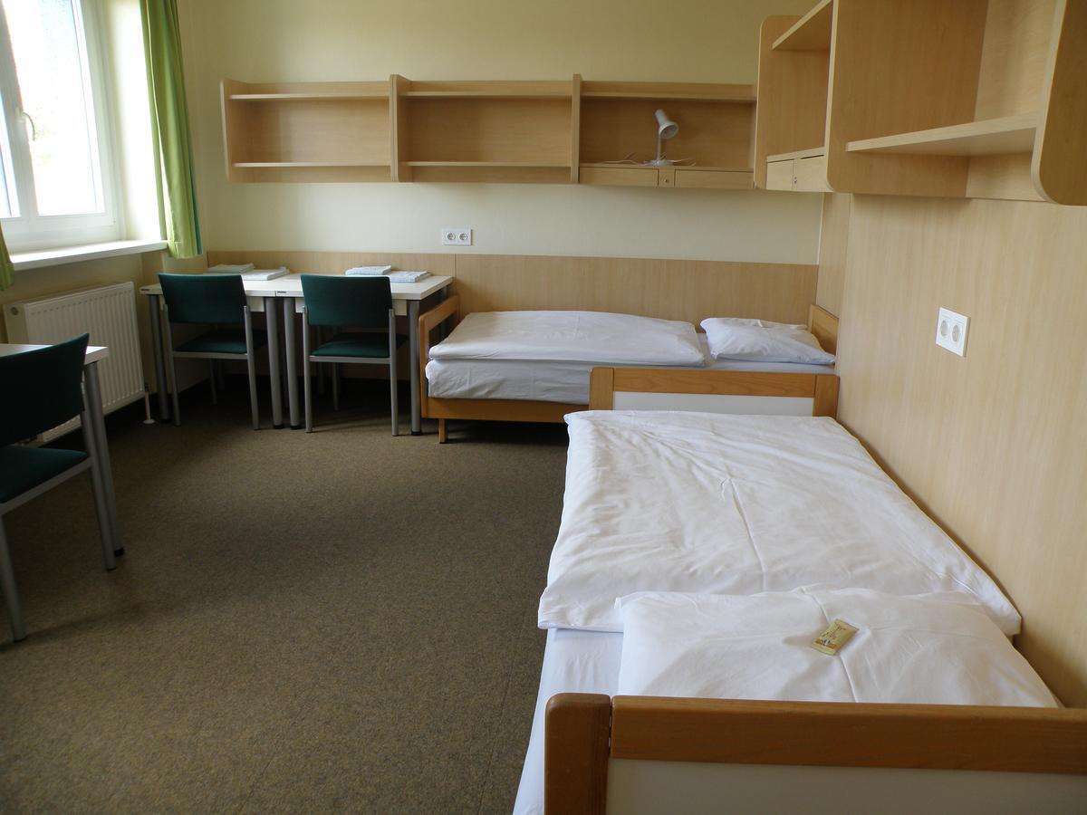 באד לאונטלדן Hotel Sommerhaus Am Internats-Campus מראה חיצוני תמונה