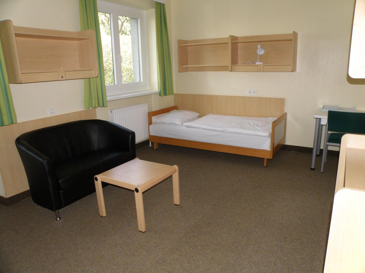 באד לאונטלדן Hotel Sommerhaus Am Internats-Campus מראה חיצוני תמונה